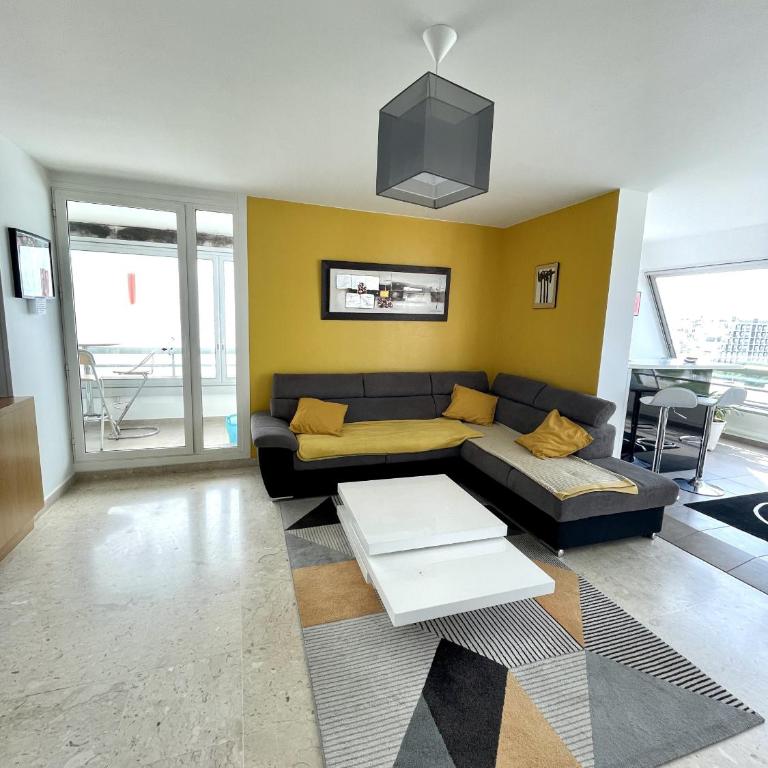 Residence avec piscine, t4 pour 6 N113 - Appartement 3 Chambres Premium avec Balcon - 2