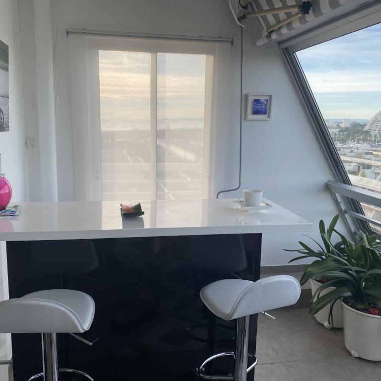 Residence avec piscine, t4 pour 6 N113 - Appartement 3 Chambres Premium avec Balcon - 8