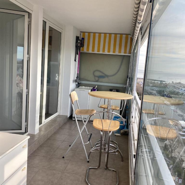 Residence avec piscine, t4 pour 6 N113 - Appartement 3 Chambres Premium avec Balcon - 9