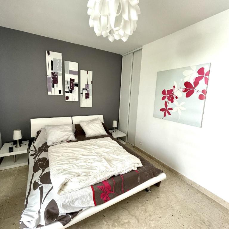 Residence avec piscine, t4 pour 6 N113 - Appartement 3 Chambres Premium avec Balcon - 11