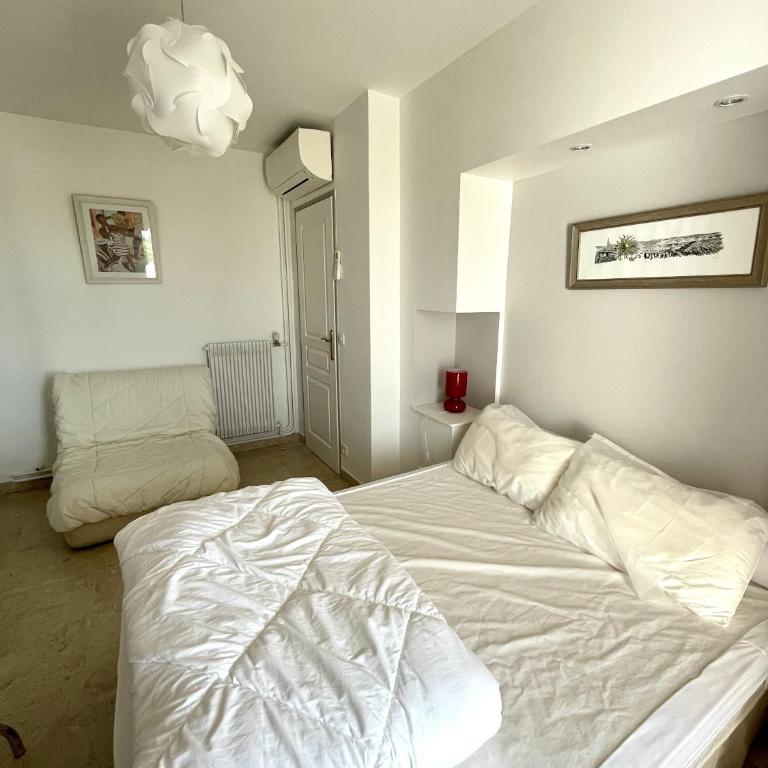 Residence avec piscine, t4 pour 6 N113 - Appartement 3 Chambres Premium avec Balcon - 13