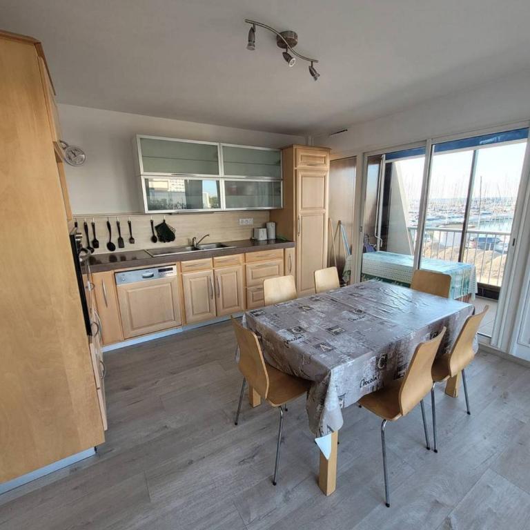 Quartier du port, t4 pour 8 personnes N12 - Appartement 3 Chambres avec Vue sur le Port - 11