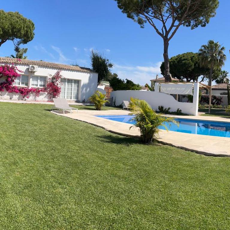 Villa en Urbanización Ciudad Ducal - Casa de 7 dormitorios - 1