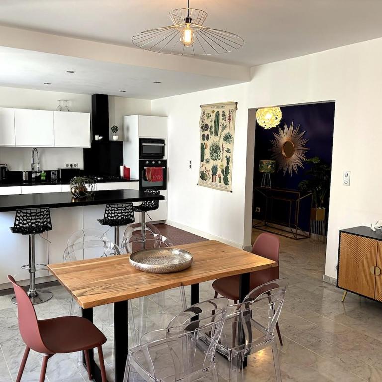 Tour Magne-8 pers-Parking-Clim - Chambre Double Économique - 5