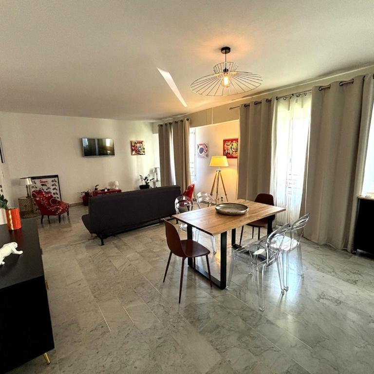 Tour Magne-8 pers-Parking-Clim - Chambre Double Économique - 10