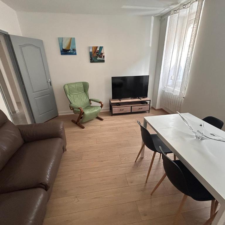 Fidélité - Two-Bedroom Apartment - 8