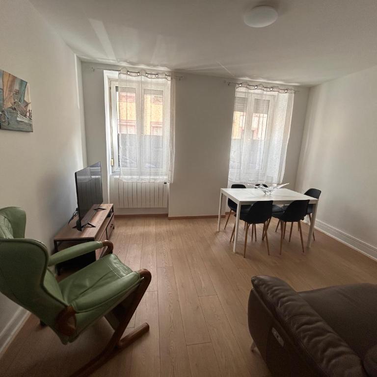Fidélité - Two-Bedroom Apartment - 12