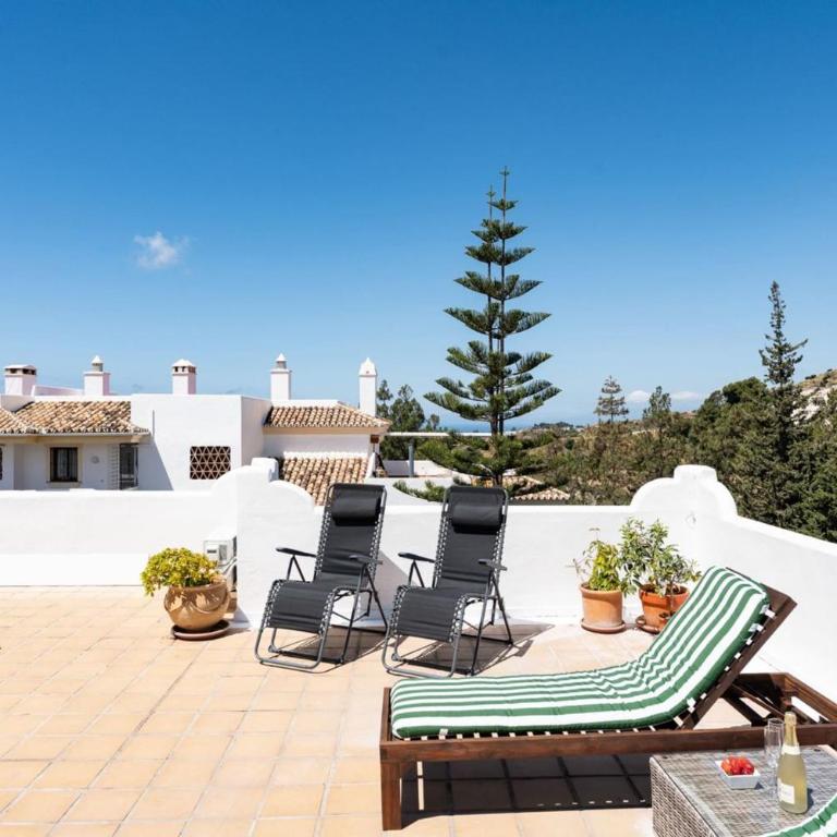 Charming Penthouse in Calahonda with Panoramic views! - Apartamento - 2