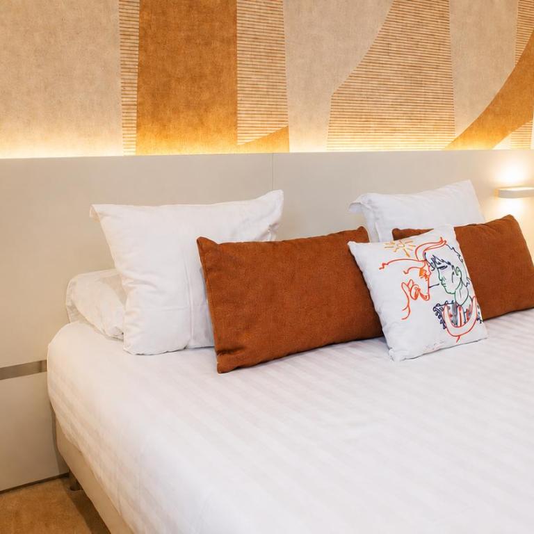 Best Western Premier Hotel Prince de Galles - Chambre Classique Lit Queen-Size - Montagne - Non-Fumeurs - 4