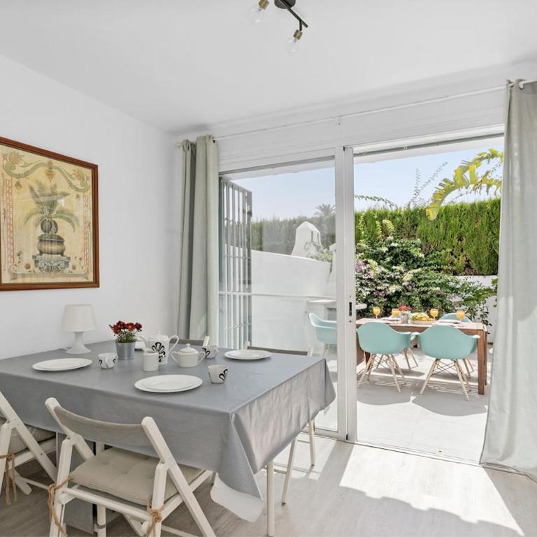 Sunny Apartment with Patio & Pool El Paraíso - Apartment mit 2 Schlafzimmern - 13