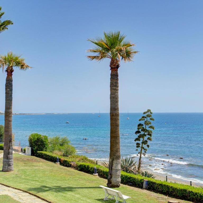 Beachfront with ocean views - Three-Bedroom Apartment - 30