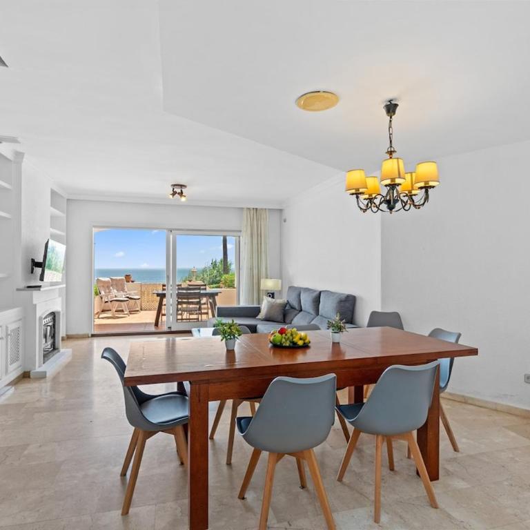 Beachfront with ocean views - Three-Bedroom Apartment - 52