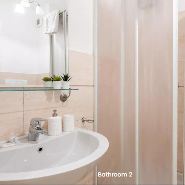 Giambologna - One-Bedroom Apartment - 5