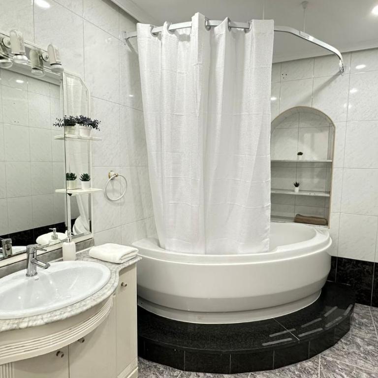 Alojamiento Alatriste - Habitación Doble con baño privado - 8