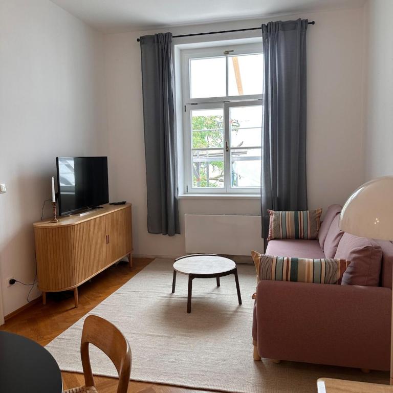 Gemütliche 2-Zimmer-Altbauwohnung - One-Bedroom Apartment - 7