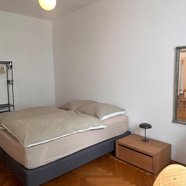 Gemütliche 2-Zimmer-Altbauwohnung - One-Bedroom Apartment - 11