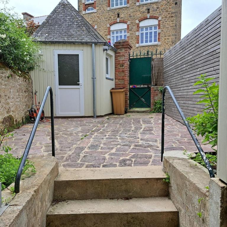 House in the center of Dinard, 250 m from the beach, facing St Malo - Maison 1 Chambre - 5