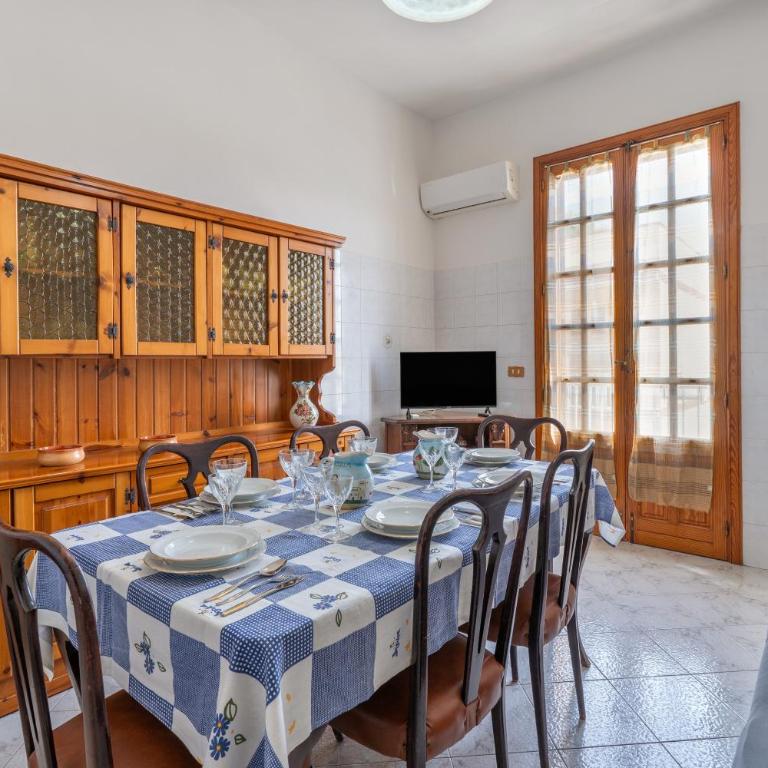 Casa Lucia - Three-Bedroom Premium Apartment with Balcony - 1