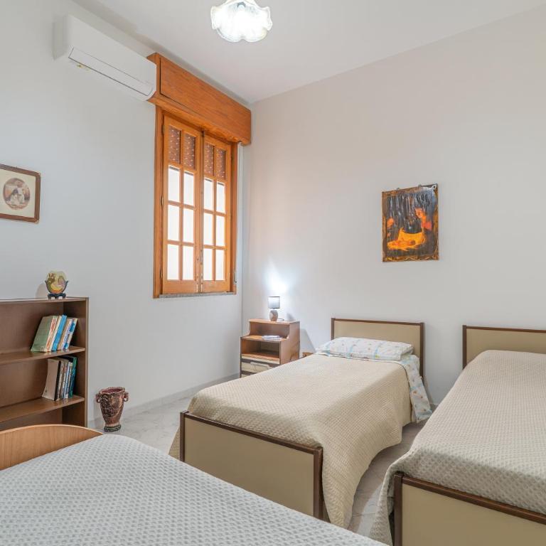 Casa Lucia - Three-Bedroom Premium Apartment with Balcony - 17