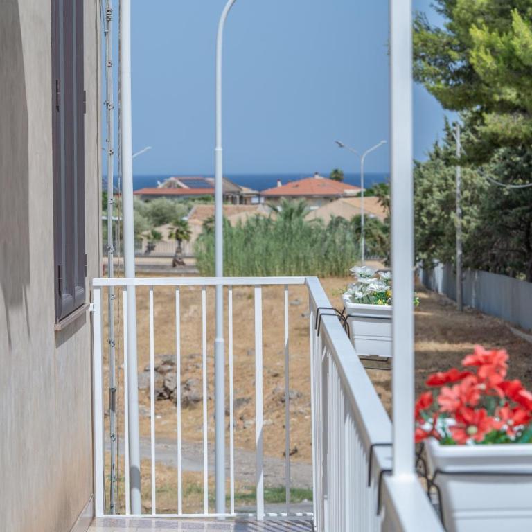 Casa Lucia - Three-Bedroom Premium Apartment with Balcony - 22