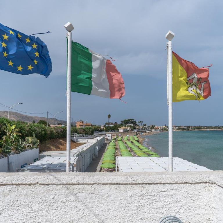 Casa Lucia - Three-Bedroom Premium Apartment with Balcony - 30