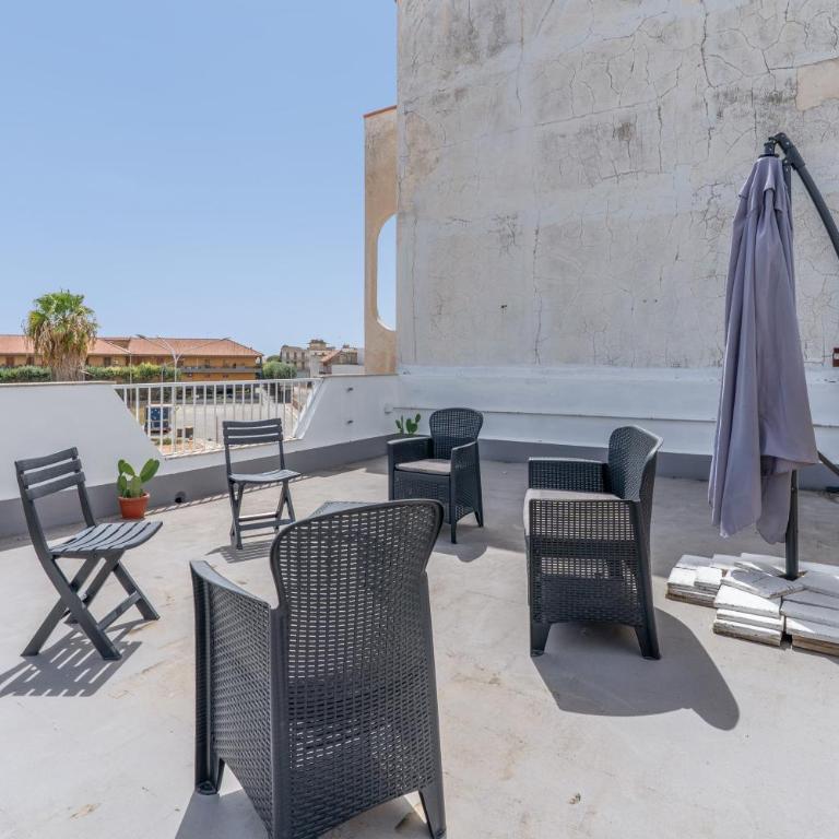Casa Lucia - Three-Bedroom Premium Apartment with Balcony - 20