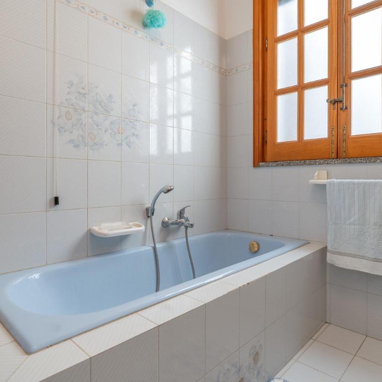 Casa Lucia - Three-Bedroom Premium Apartment with Balcony - 14