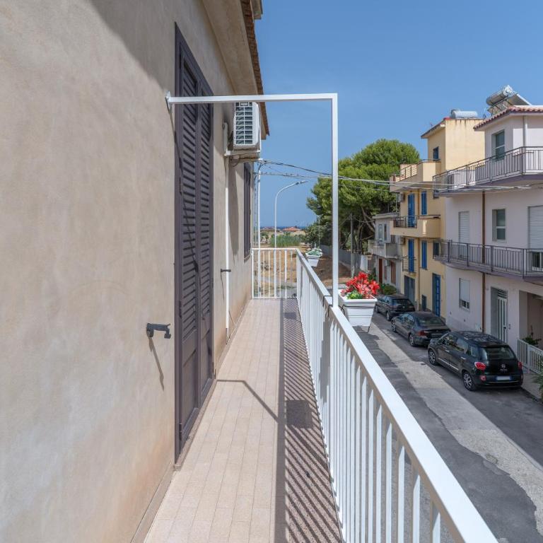 Casa Lucia - Three-Bedroom Premium Apartment with Balcony - 24