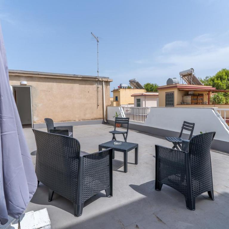 Casa Lucia - Three-Bedroom Premium Apartment with Balcony - 21