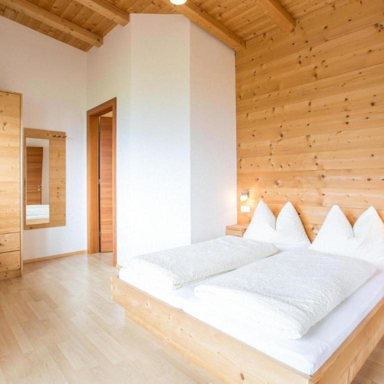 Morigglhof - Two-Bedroom Deluxe Apartment with Garden View - 10