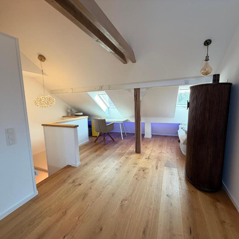 top located 1st-class penthouse with 3 rooms - Two-Bedroom Apartment with City View - 12