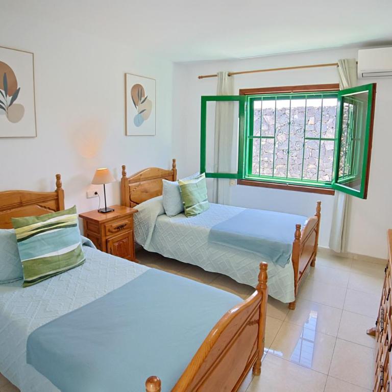 Villa Mirafondo - Six-Bedroom House - 16