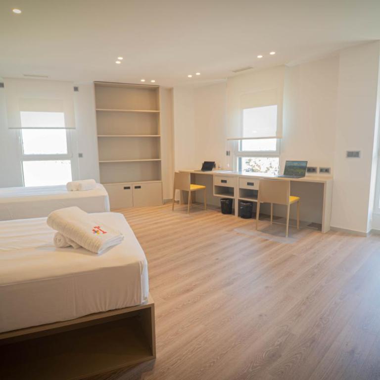 Mass Rooms León Campus - Habitación Doble con baño privado - 2 camas - 8
