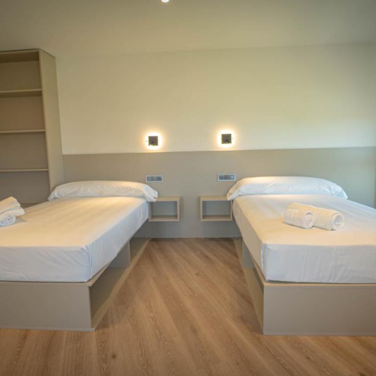 Mass Rooms León Campus - Habitación Doble con baño privado - 2 camas - 9