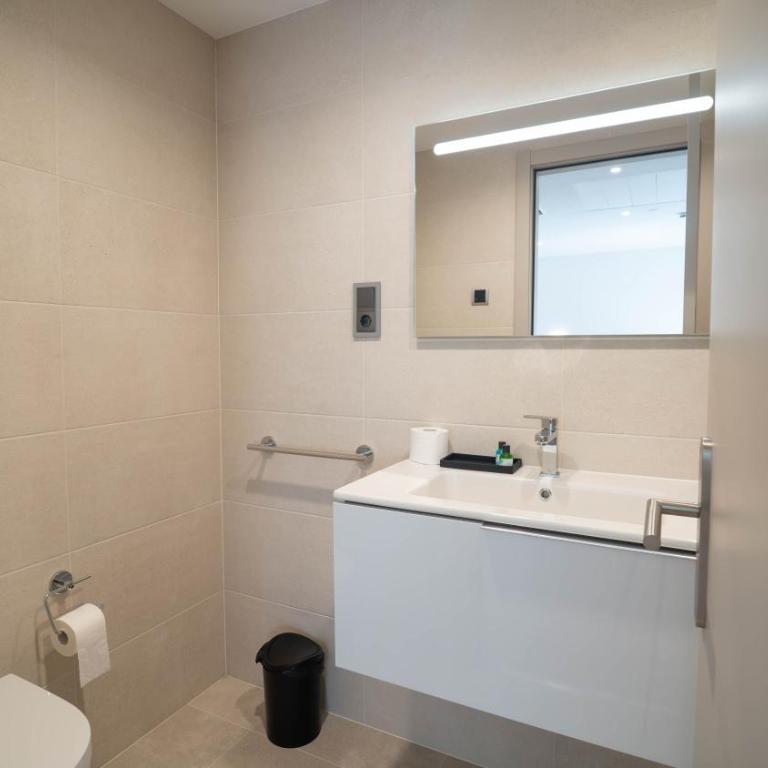 Mass Rooms León Campus - Habitación Doble con baño privado - 2 camas - 13