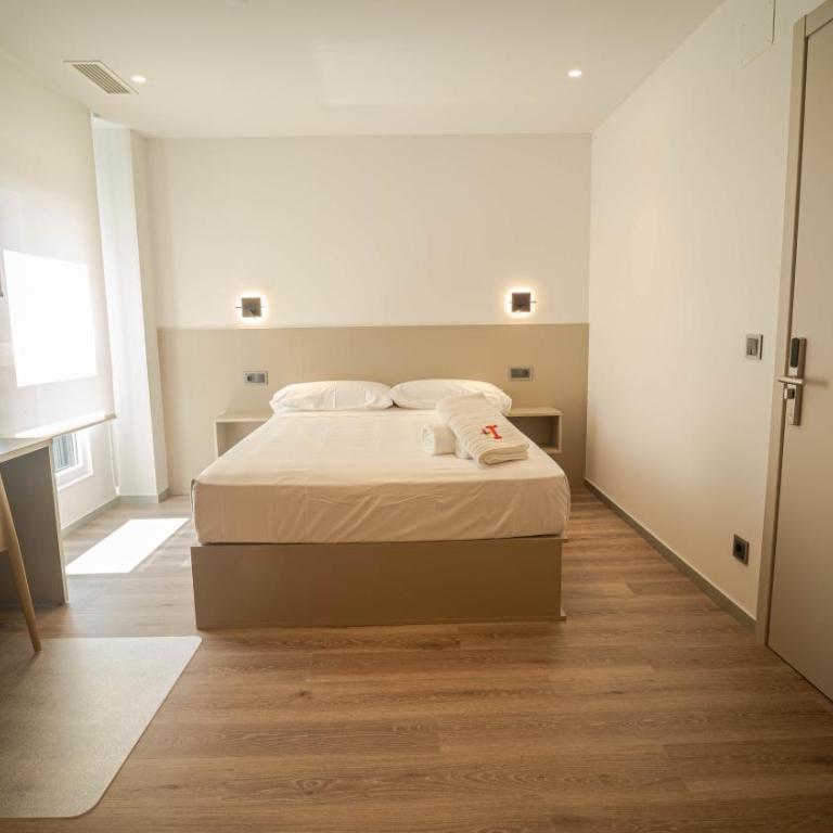 Mass Rooms León Campus - Habitación Doble con baño privado - 3