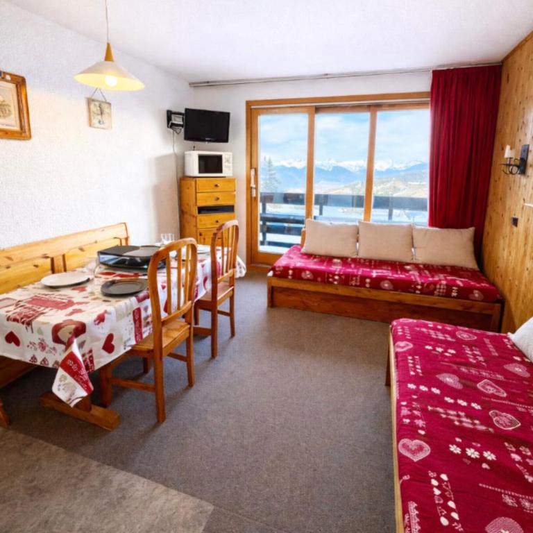 Cozy apartment near the ski slopes - Apartment - 1