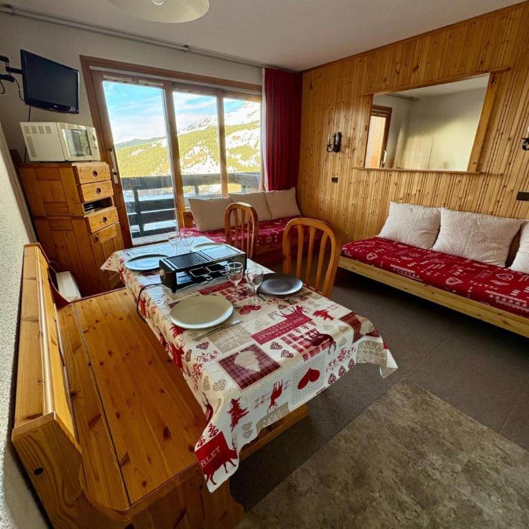 Cozy apartment near the ski slopes - Apartment - 2