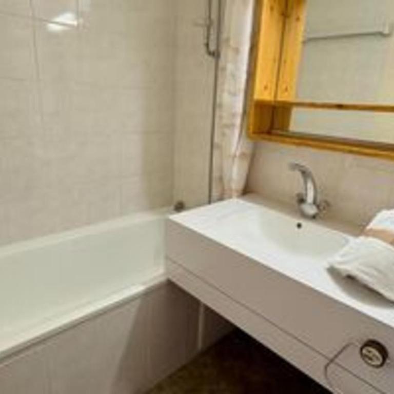 Cozy apartment near the ski slopes - Apartment - 26