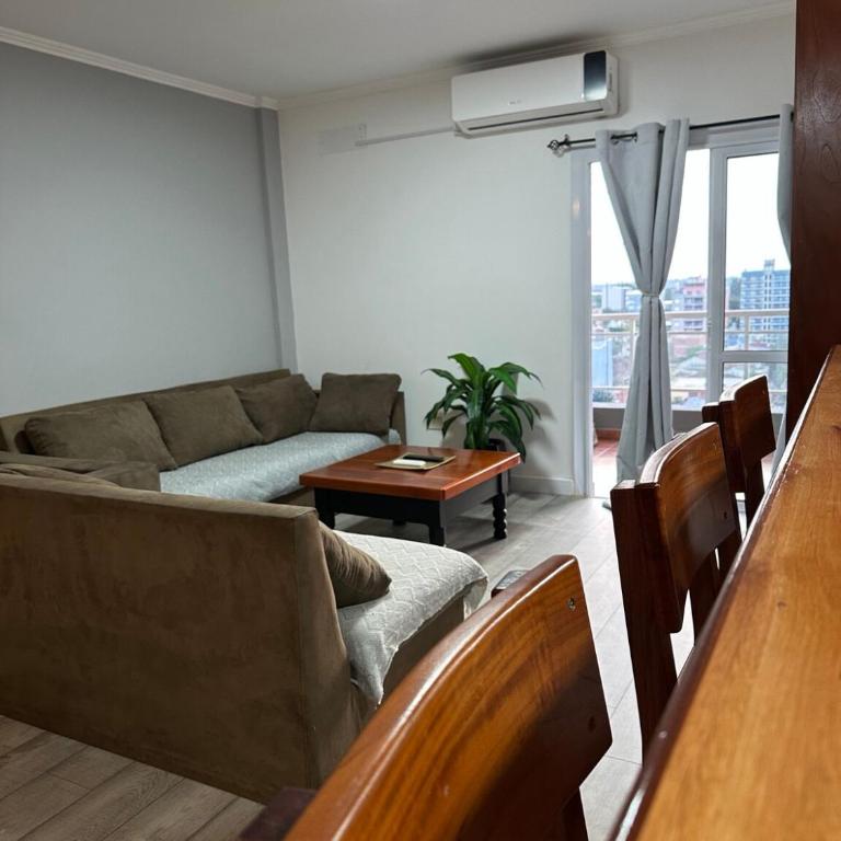 Amplio depto con balcón y parrilla en microcentro - Two-Bedroom Apartment - 6
