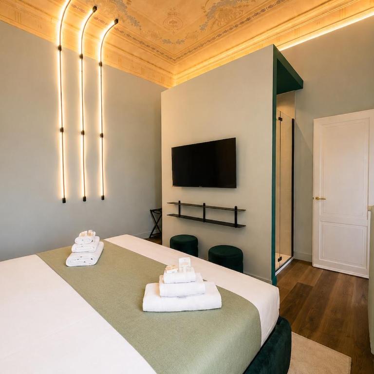 Florence Center - Design AC near Duomo & David - Three-Bedroom Apartment - 5