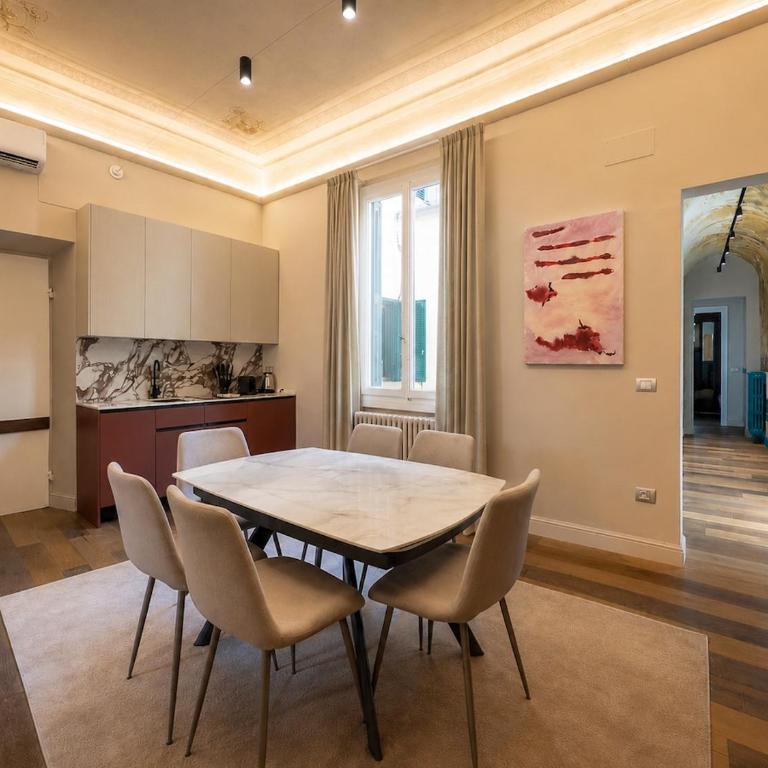 Florence Center - Design AC near Duomo & David - Three-Bedroom Apartment - 7
