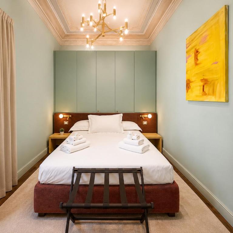 Florence Center - Design AC near Duomo & David - Three-Bedroom Apartment - 12