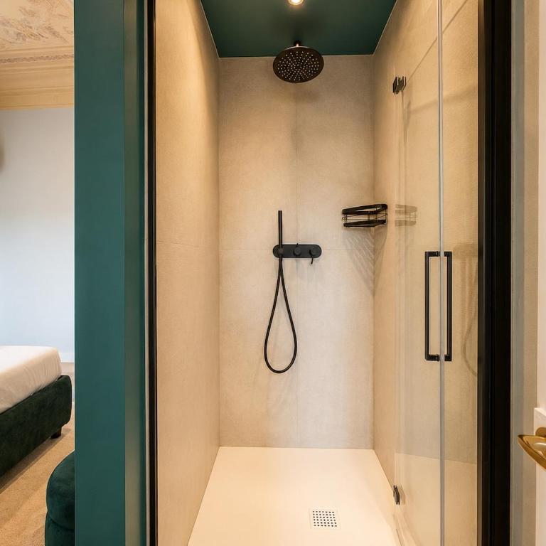 Florence Center - Design AC near Duomo & David - Three-Bedroom Apartment - 16