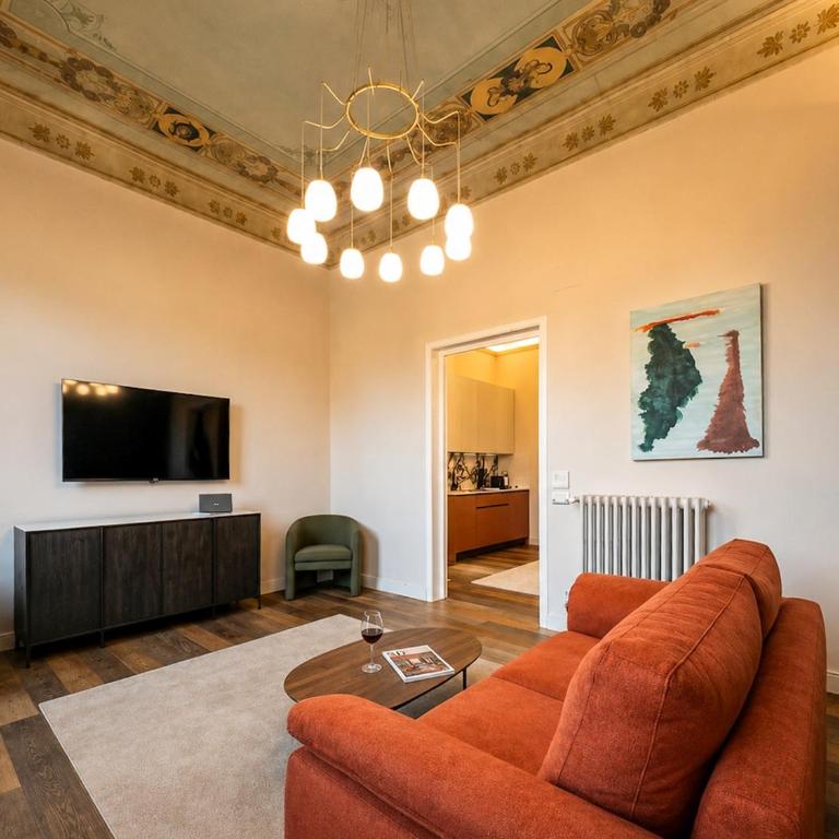 Florence Center - Design AC near Duomo & David - Three-Bedroom Apartment - 20