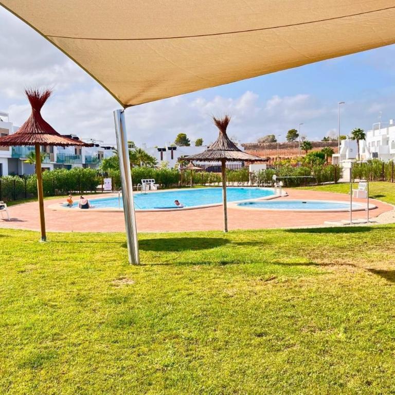 Moderno apartamento con piscina y terraza - Golf Vistabella - Apartamento Deluxe de 2 dormitorios con vistas al jardín - 1