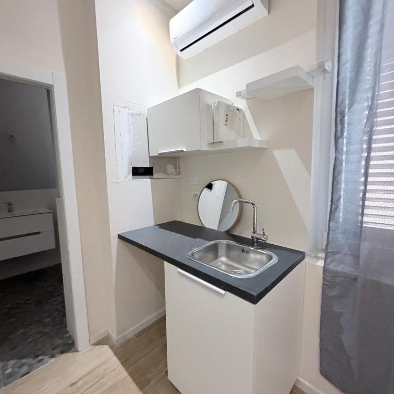 Easy Home Station1 - Appartamento con 1 Camera da Letto - 2
