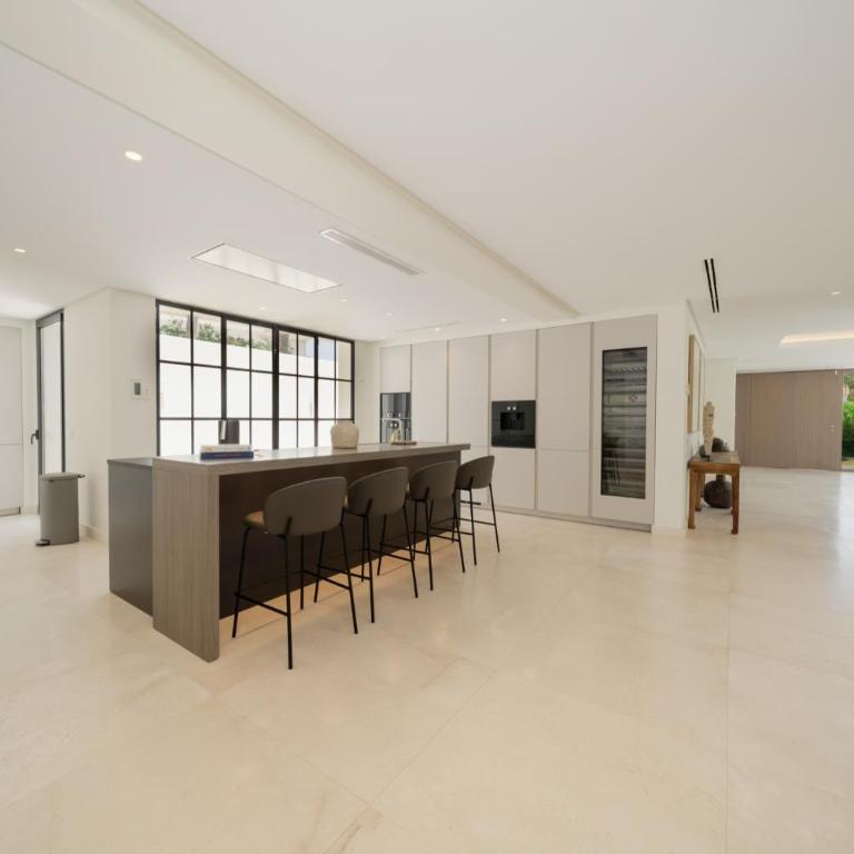 Villa Casa del Mar, by the beach, heated pool, Marbella - Villa - 12