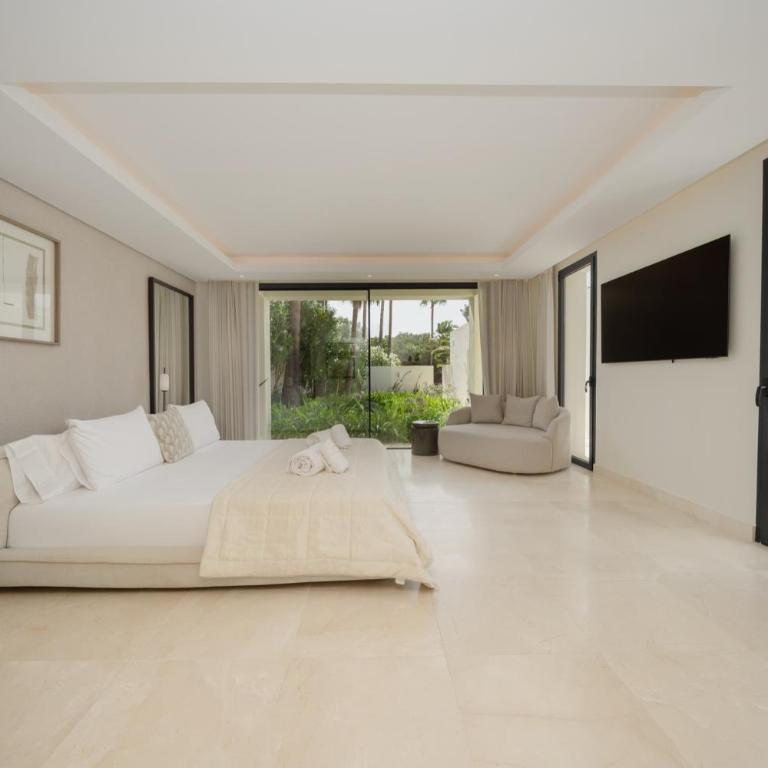 Villa Casa del Mar, by the beach, heated pool, Marbella - Villa - 19