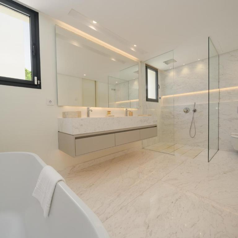 Villa Casa del Mar, by the beach, heated pool, Marbella - Villa - 18